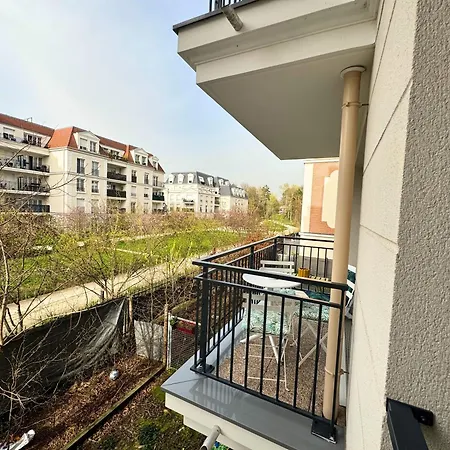 T2 Moderne Proche Paris, Cdg, Parc Expo&parking Privé *