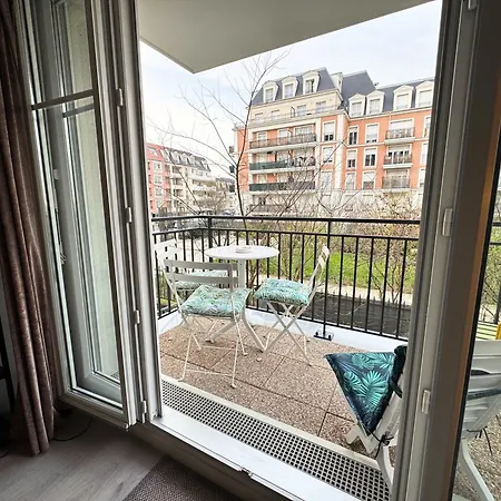 Appartement T2 Moderne Proche Paris, Cdg, Parc Expo&parking Privé *