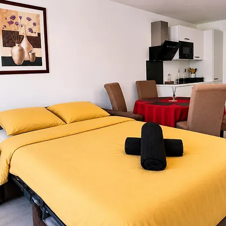T2 Moderne Proche Paris, Cdg, Parc Expo & Parking Prive *